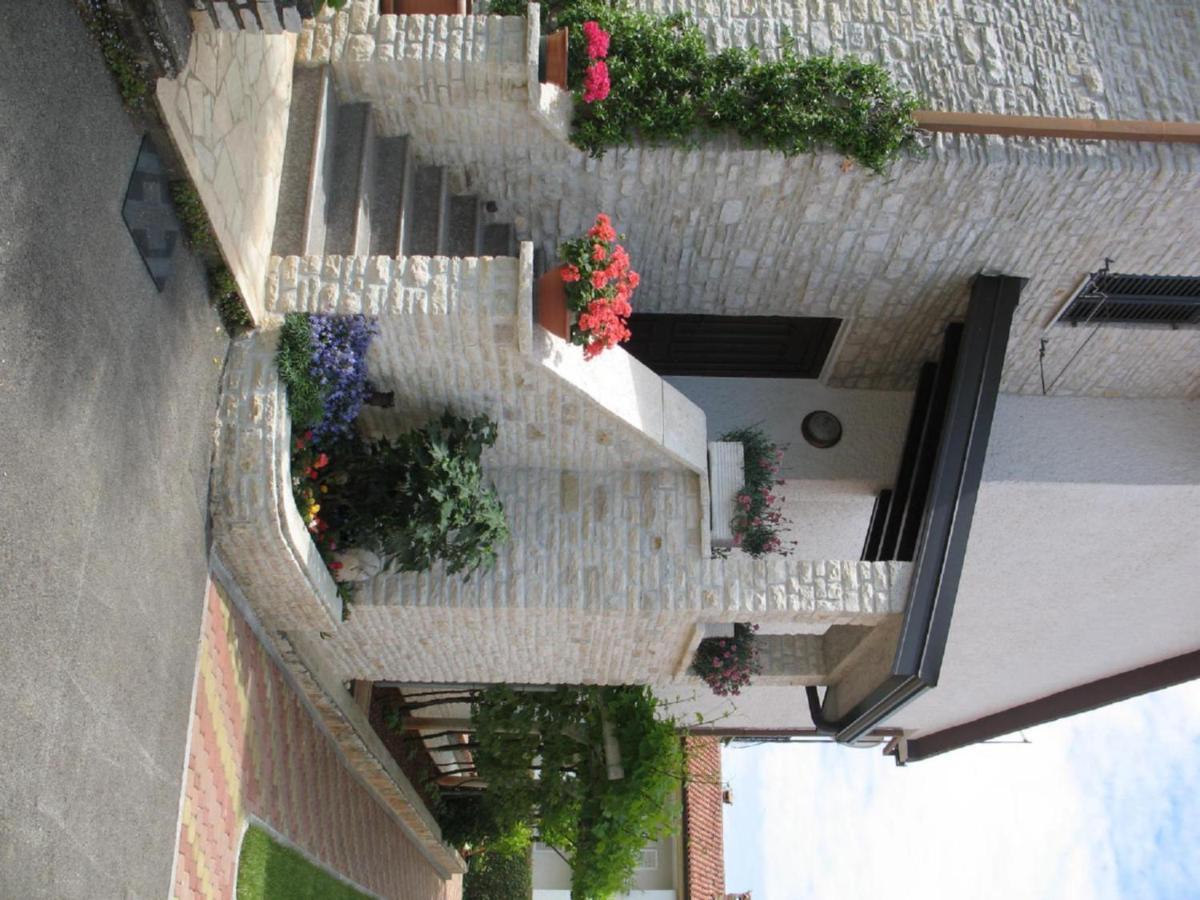 Apartmani Villa Otilija Poreč Exteriör bild