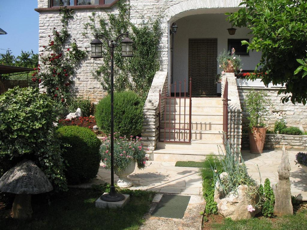 Apartmani Villa Otilija Poreč Exteriör bild