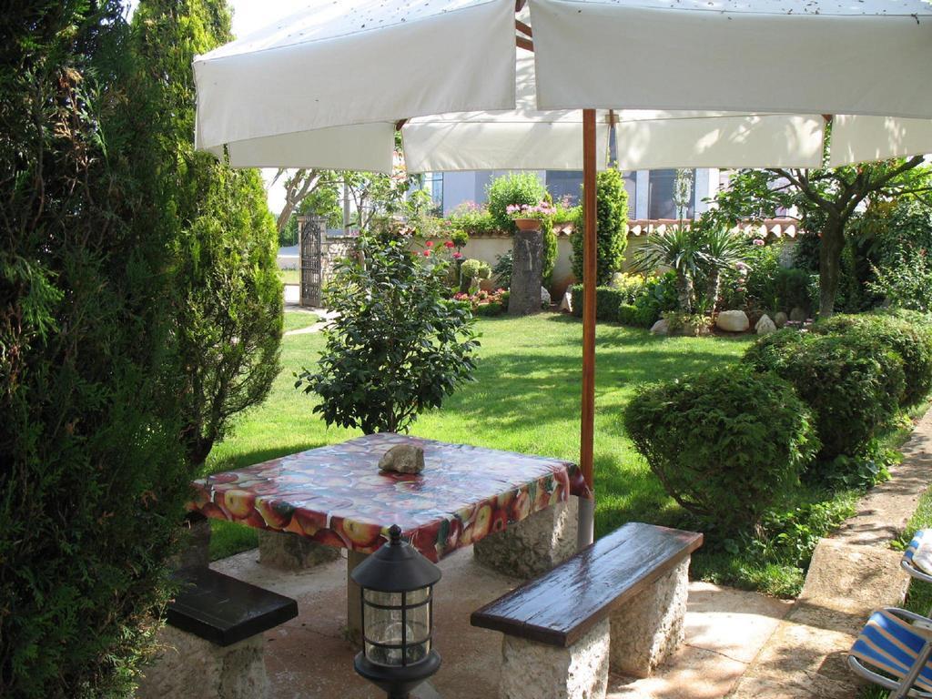 Apartmani Villa Otilija Poreč Exteriör bild