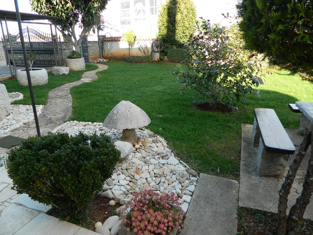 Apartmani Villa Otilija Poreč Exteriör bild